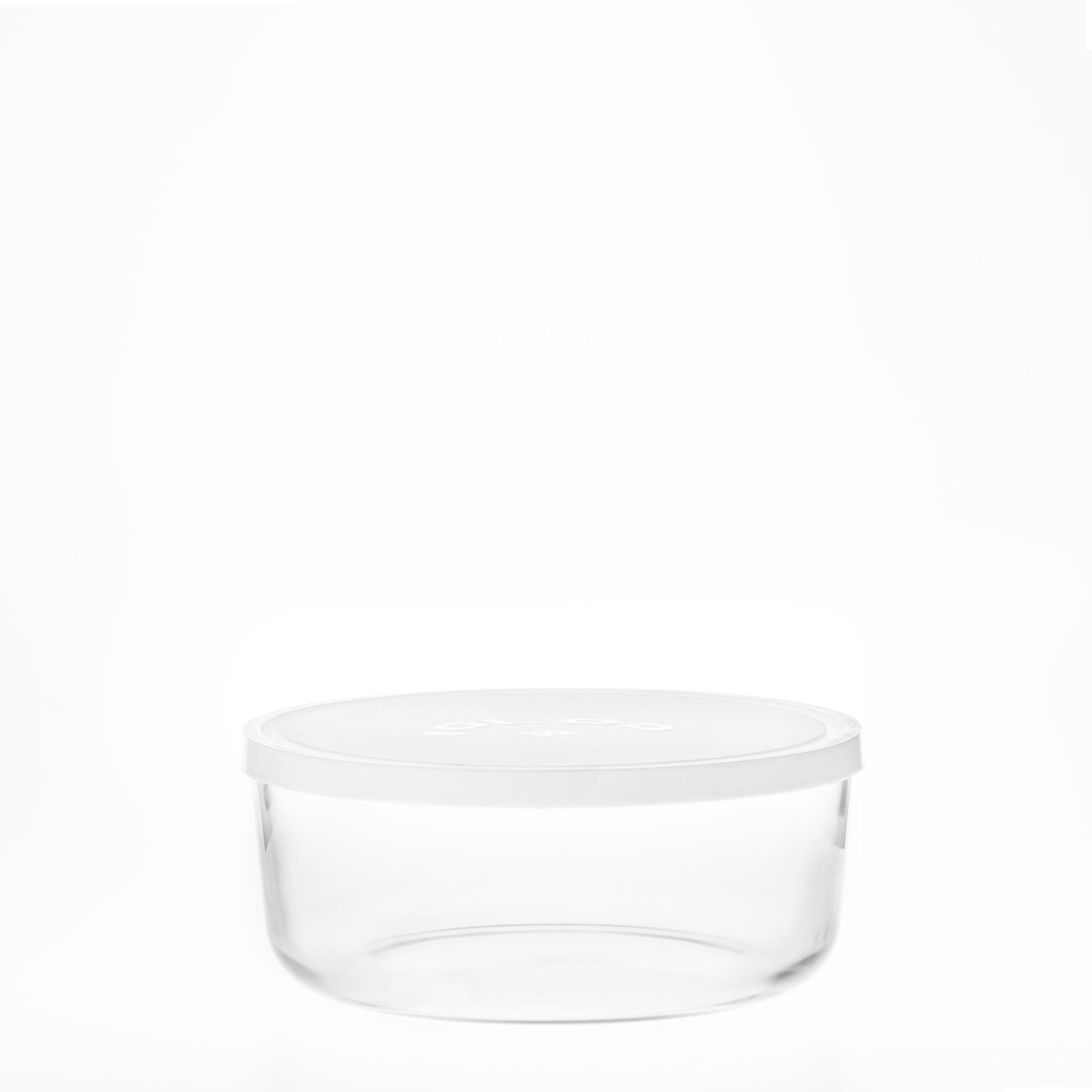 frasco de vidrio redondo de 21.5 cm para sopas pollo con tapa blanca apilable en fondo blanco