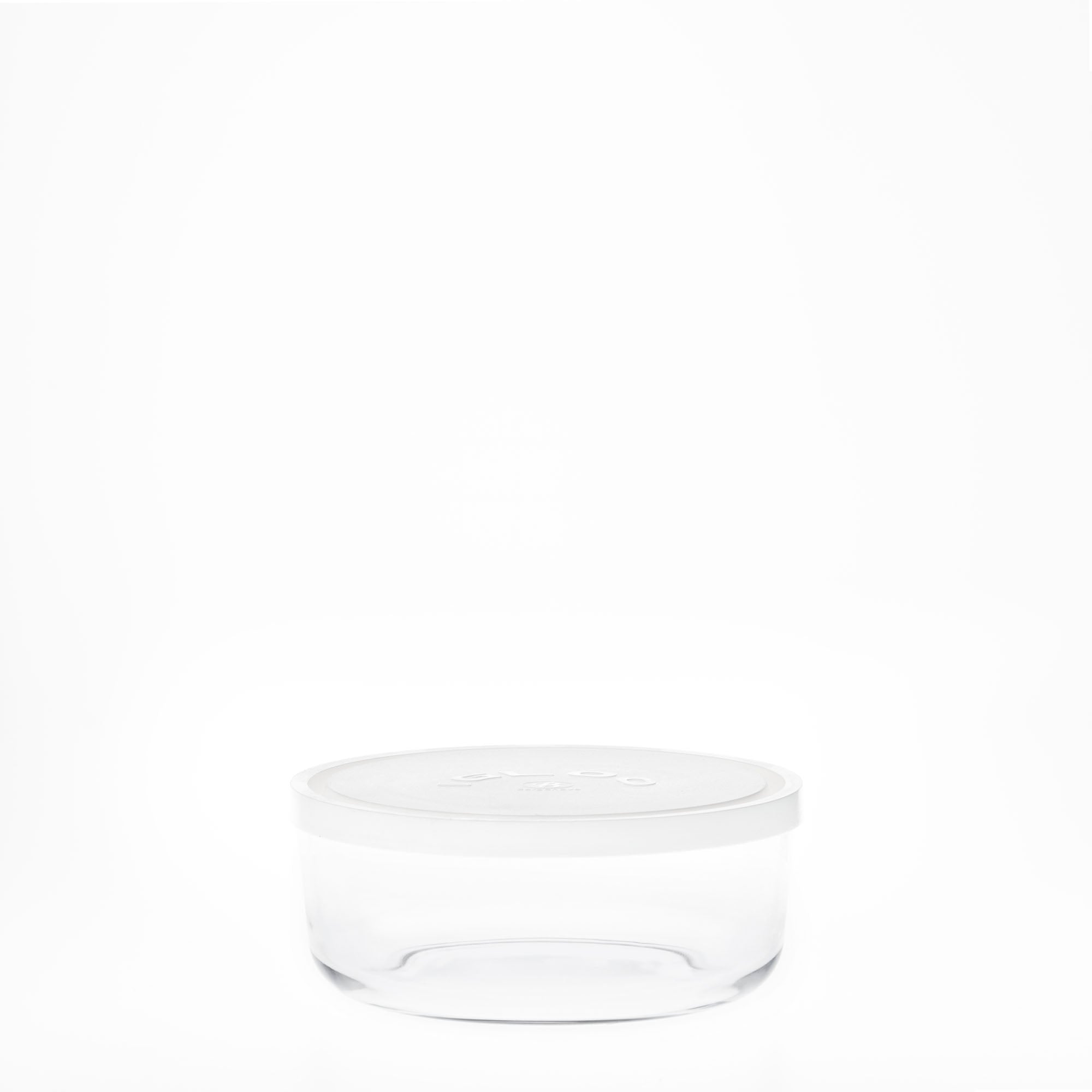 circle igloo tazones de vidrio apilables con tapa blanca de 18 cm para sobras de comida en fondo blanco