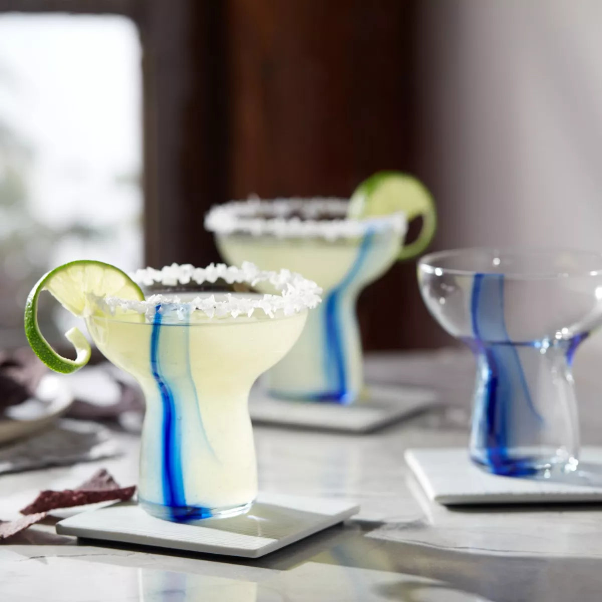 Libbey Ribbon - Juego 4 Copas Para Martini, Coctel, Margaritas Copas de Vidrio Modernas con Efecto Azul Capacidad 295 ml