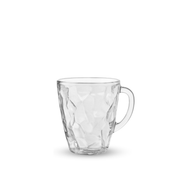 Taza de vidrio Alaska de 345 ml con diseño facetado, ideal para café o té. Fabricada en vidrio transparente resistente y elegante.