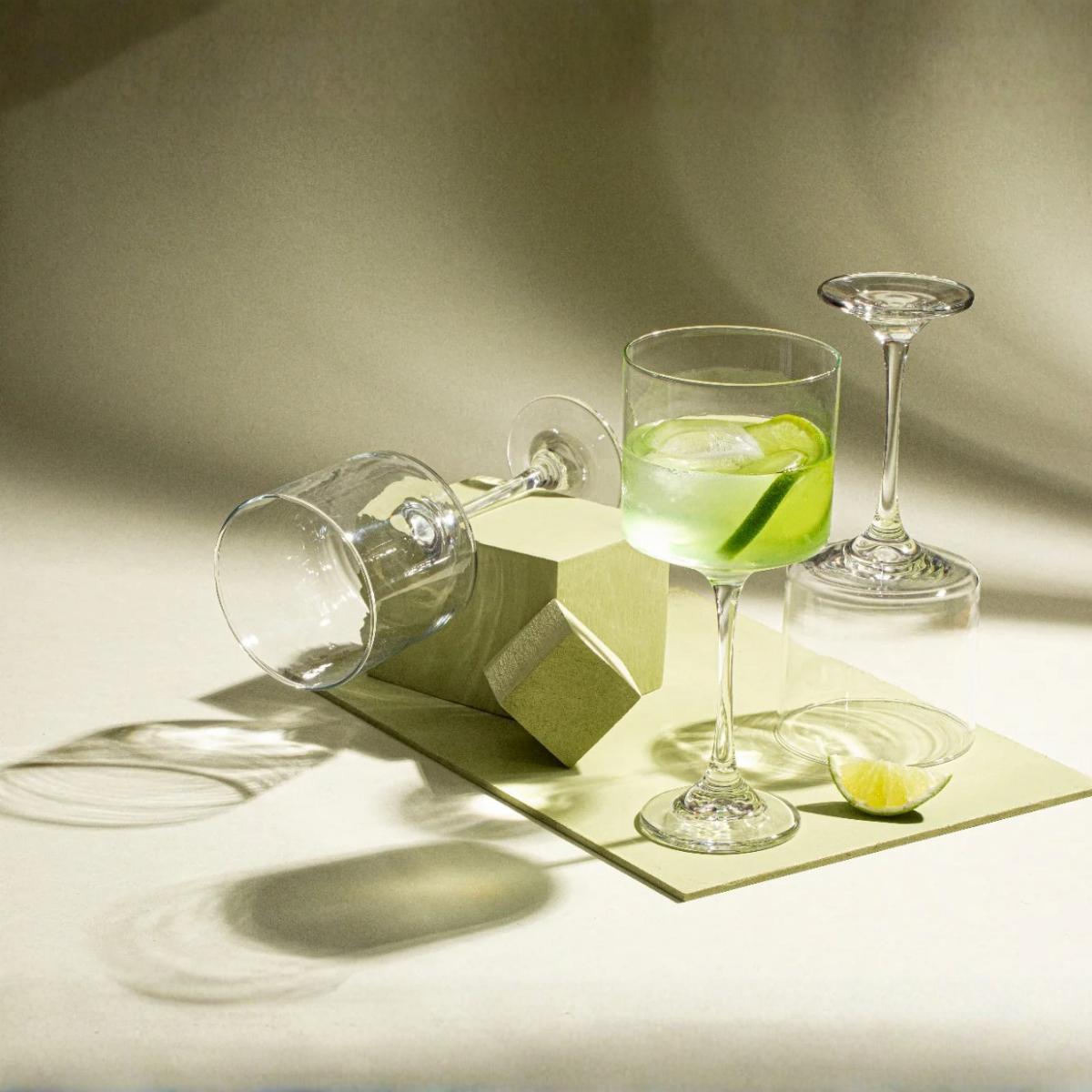 Rio - Juego de 2 Copas de Vidrio 598 ml - Copas para Cócteles Diseño Elegante