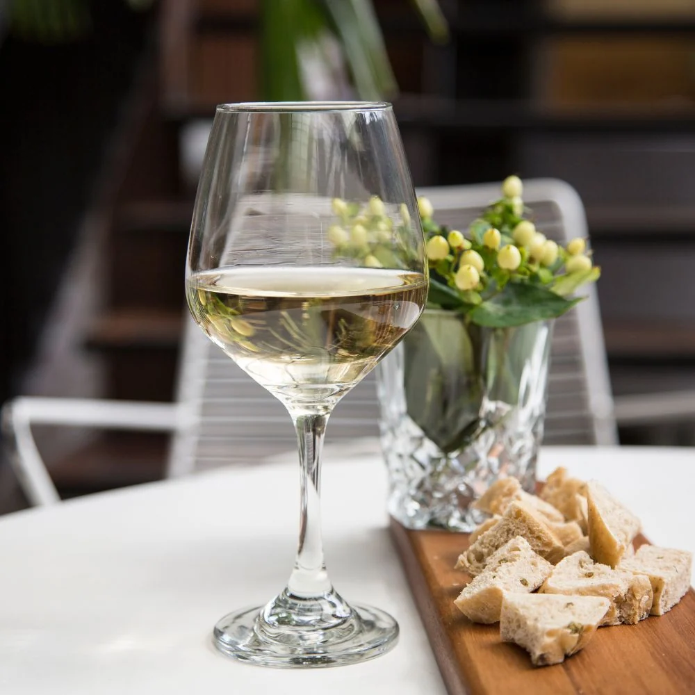 copa de vidrio brunello marca cristar para uso en restaurantes y casa para vino tinto, rosado, agua o jugo