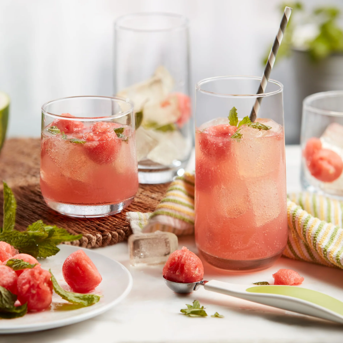 Vasos altos y chicos koba de vidrio 8 piezas para uso en el exterior.