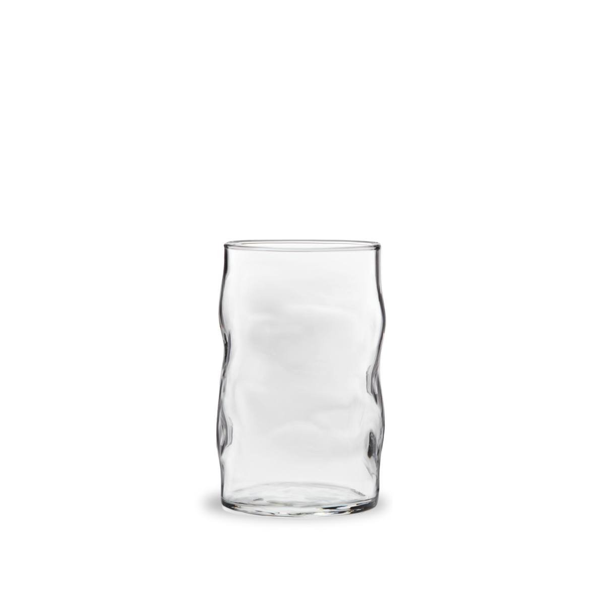 Vaso de vidrio Lava de 473 ml con borde ondulado y diseño transparente sobre fondo blanco