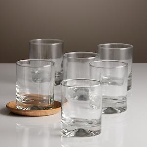Set de vasos Manhatan de vidrio sobre mesa, base gruesa y estilo contemporáneo