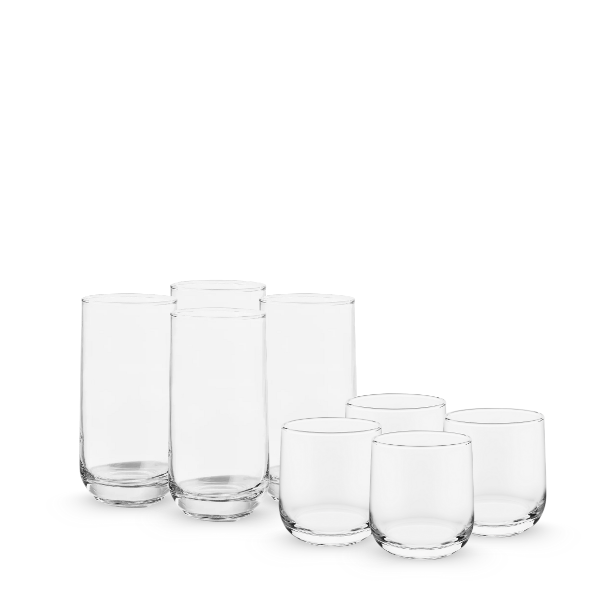 8 vasos de vidrio en fondo blanco para uso en comedor o exterior.