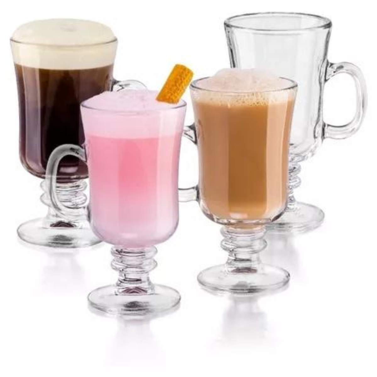 Juego de tazas Irish de vidrio con diferentes bebidas calientes y frías, diseño elegante con base decorativa.