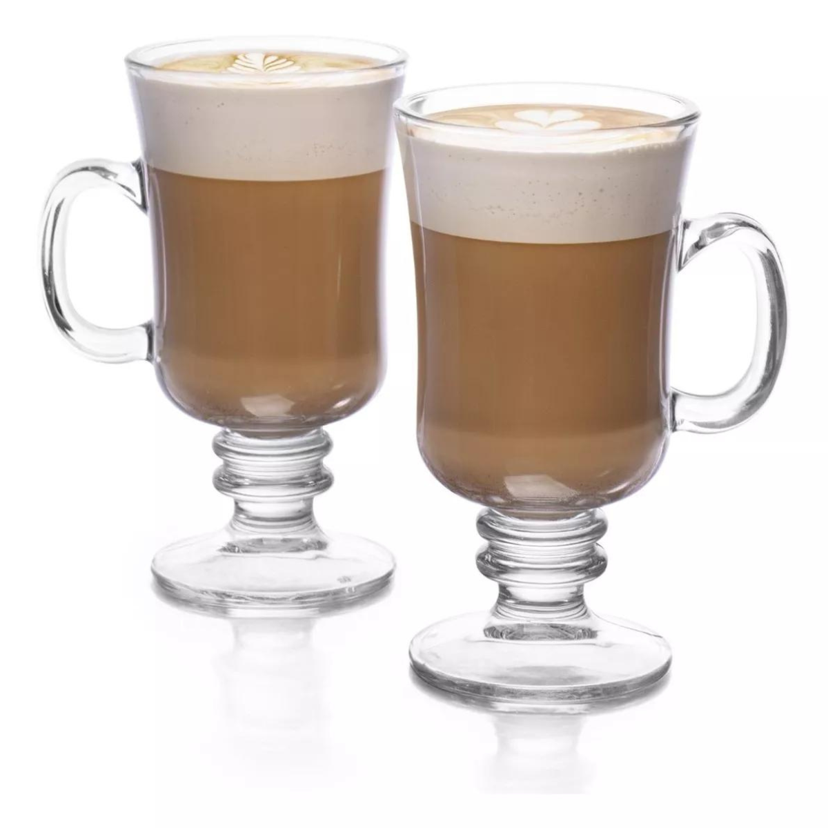 Juego de tazas Irish de vidrio con café latte espumoso, ideales para servir capuchinos o infusiones.