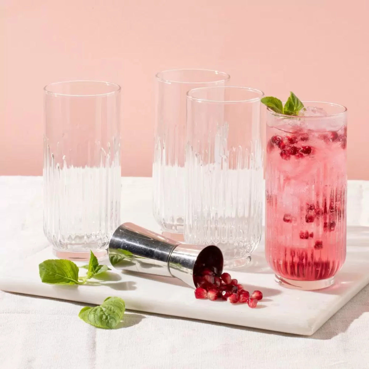 Vasos de vidrio Barcelona en formatos alto y bajo usados para cócteles