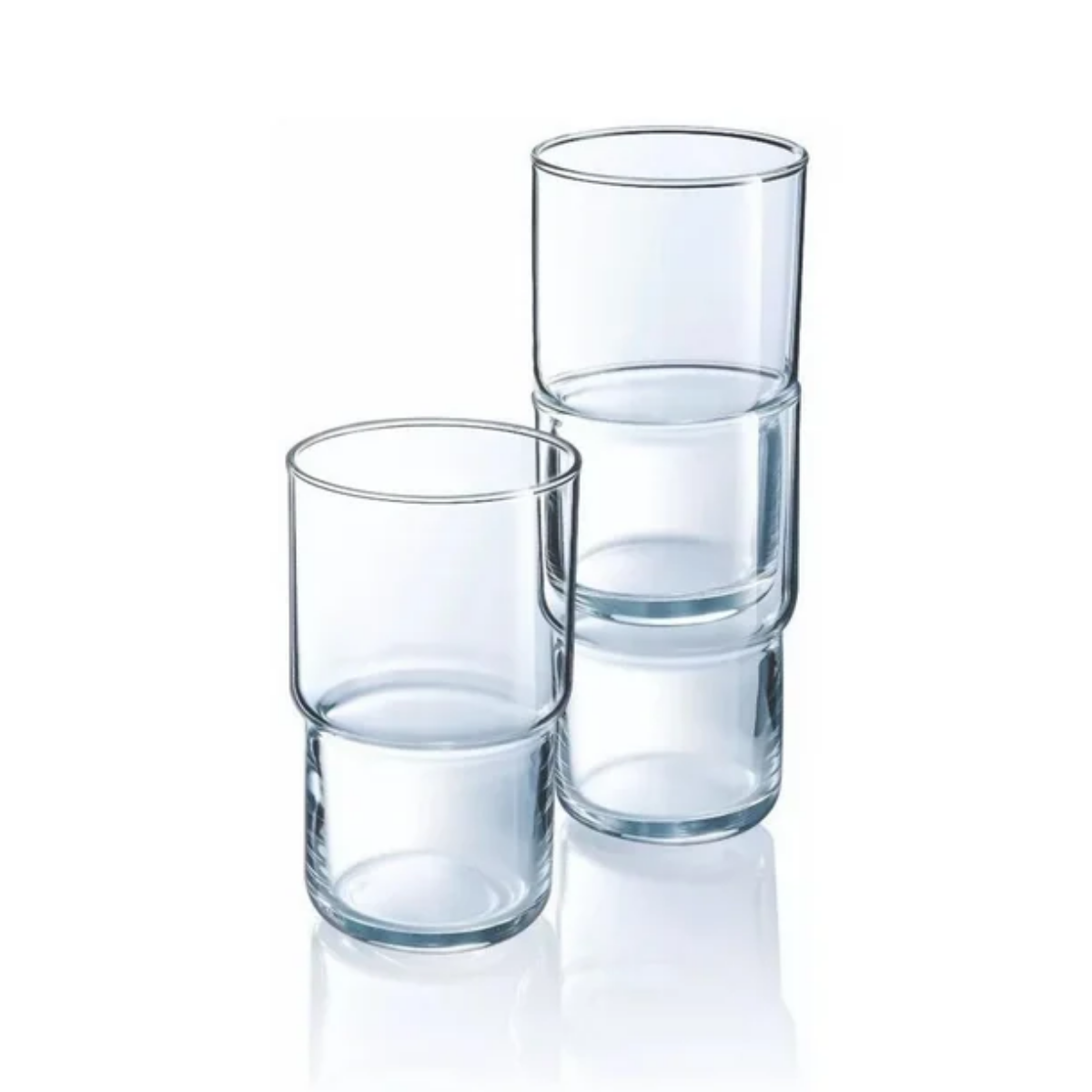 Vasos de vidrio Amalfi apilados, diseño funcional para ahorrar espacio